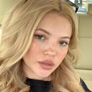 Meet your Posher, Yelixa